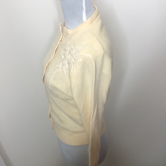 Charles & co yellow floral button up sweater size small​ - Picture 6 of 12